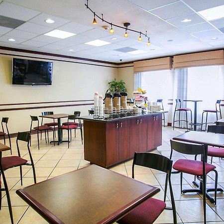 Sleep Inn & Suites Нью-Браунфелс Екстер'єр фото